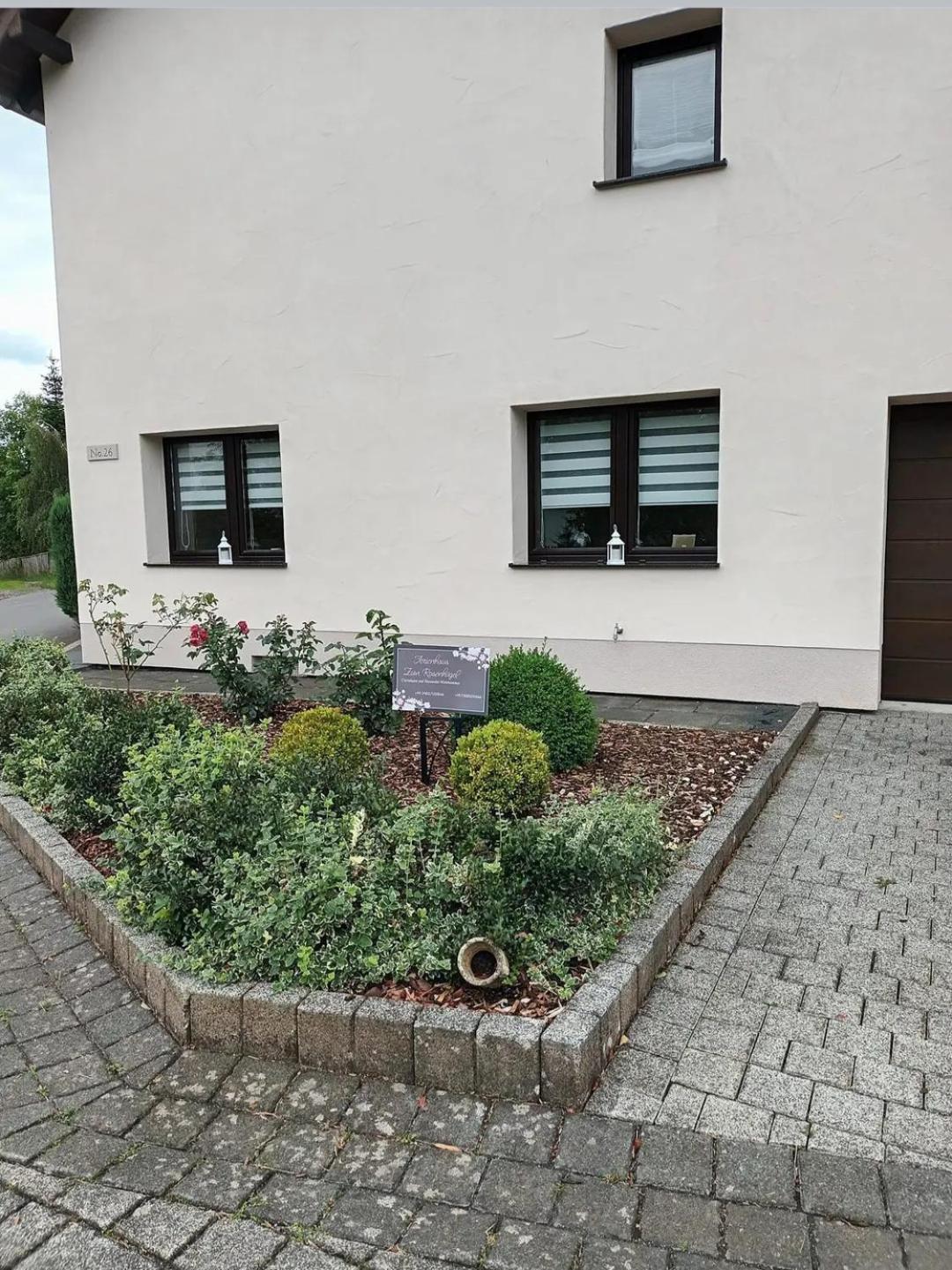 Villa Zum Rosenhuegel à Hellenthal Extérieur photo